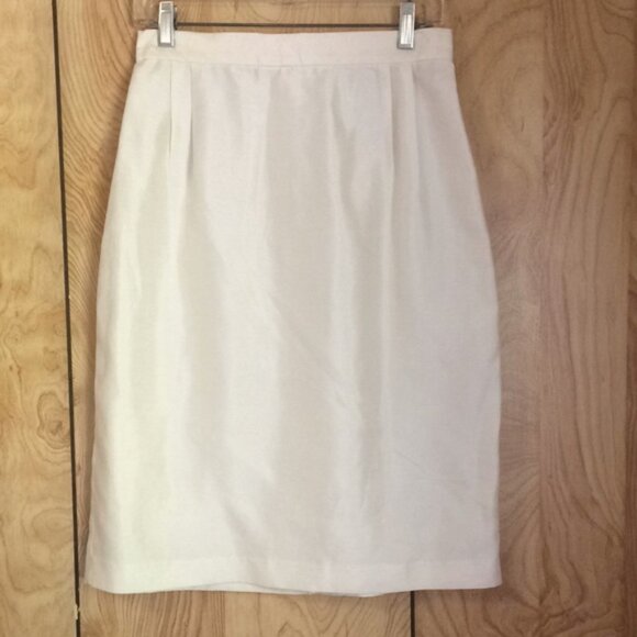 Dresses & Skirts - 80s silk look white midi skirt